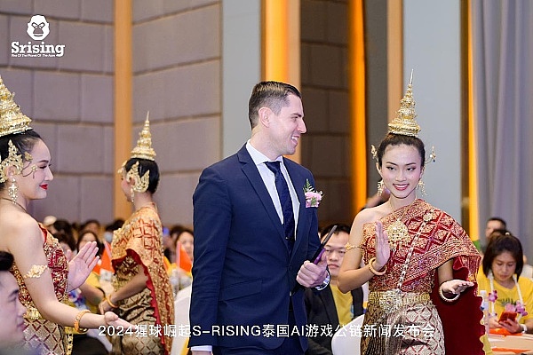 比特币冲击3.5万美元：狂欢前的蓄势？